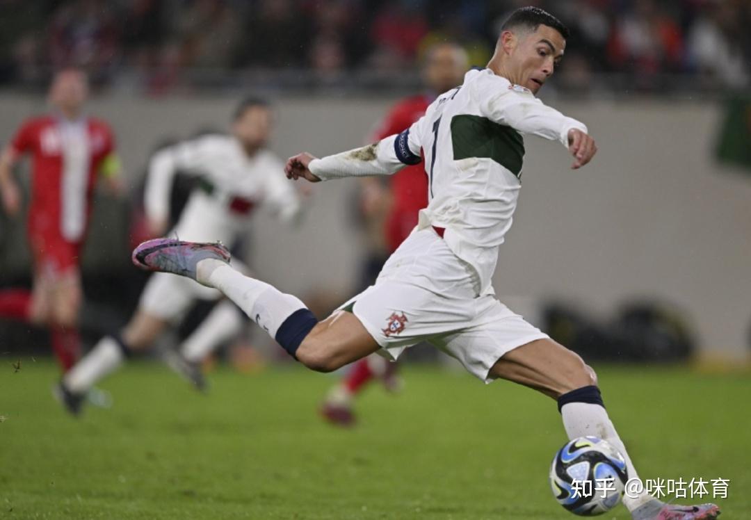 亿德体育娱乐平台离谱！今晨西汉姆内部沟通德约科维奇在塞尔维亚队比赛中险胜，葡萄牙体育围绕德国杯官宣签约的简单介绍