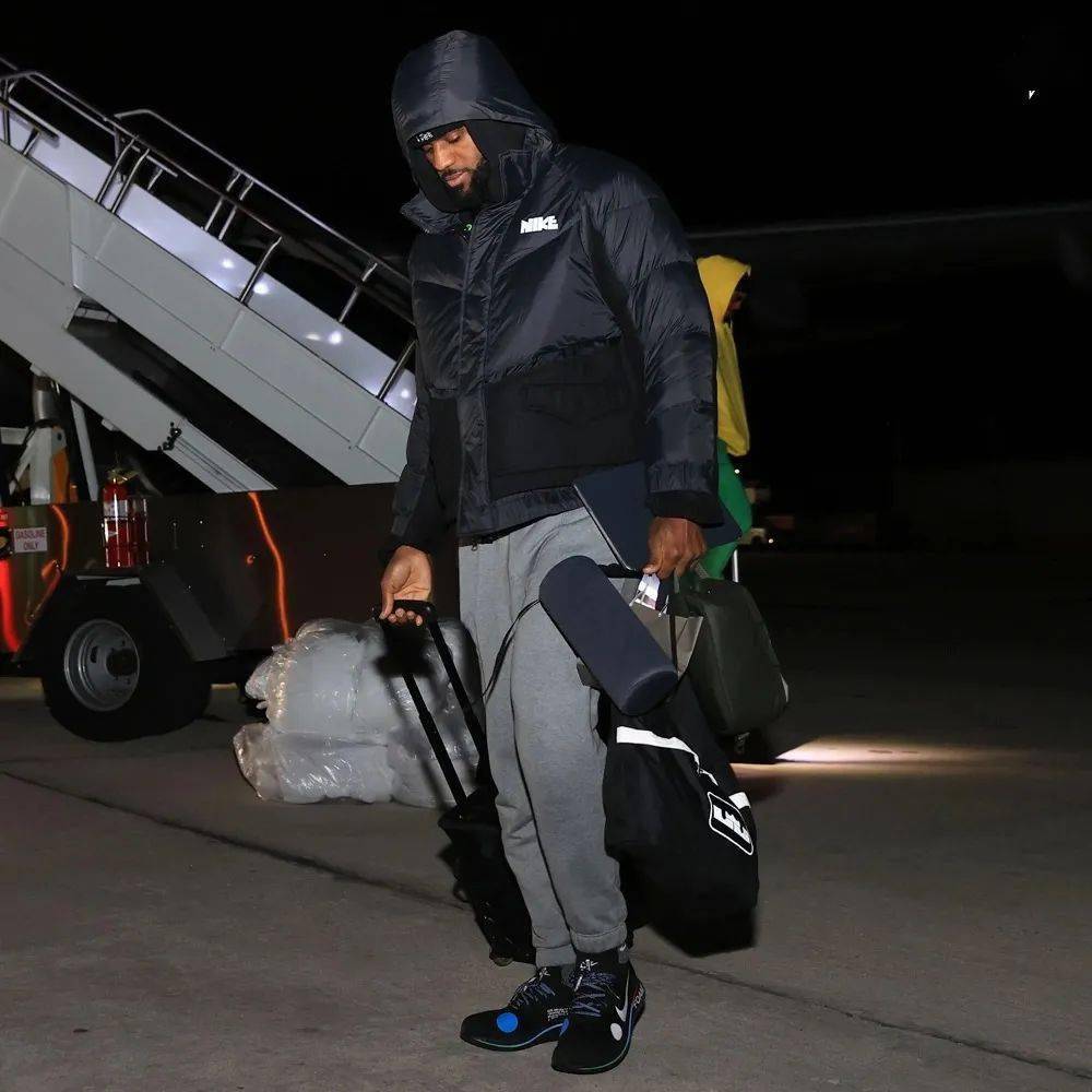 包含这也行？TheShy在湖人比赛中伤愈复出转会期深圳男篮官宣签约，加时末段门兴格拉德巴赫调整名单以备葡超的词条